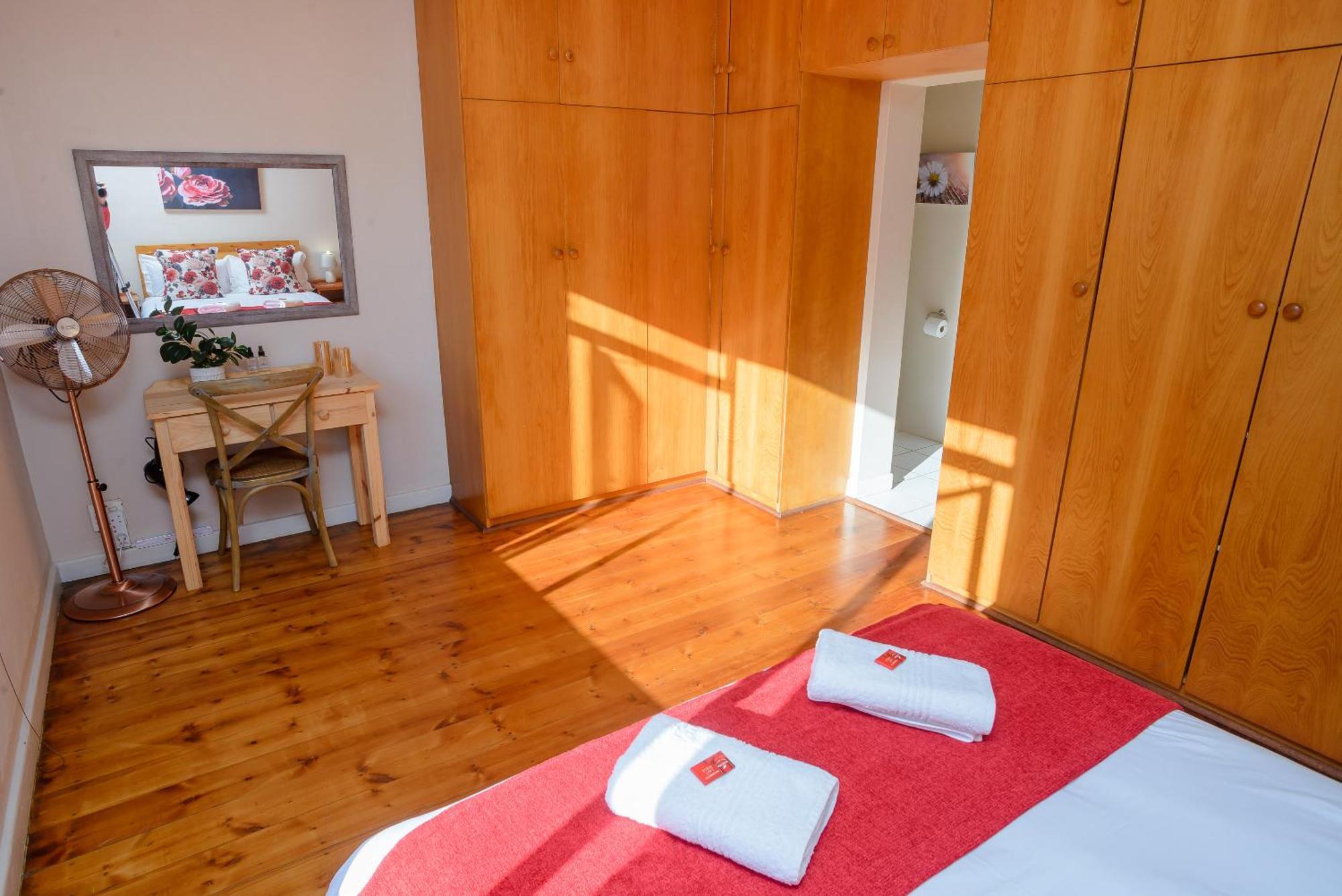 Oorvloed Guesthouse سويلندام المظهر الخارجي الصورة